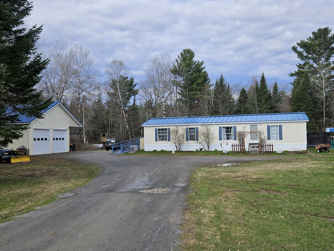 545 Hinckley Road Canaan, ME 04924 - Photo 33 of 44 20260504_083004_result