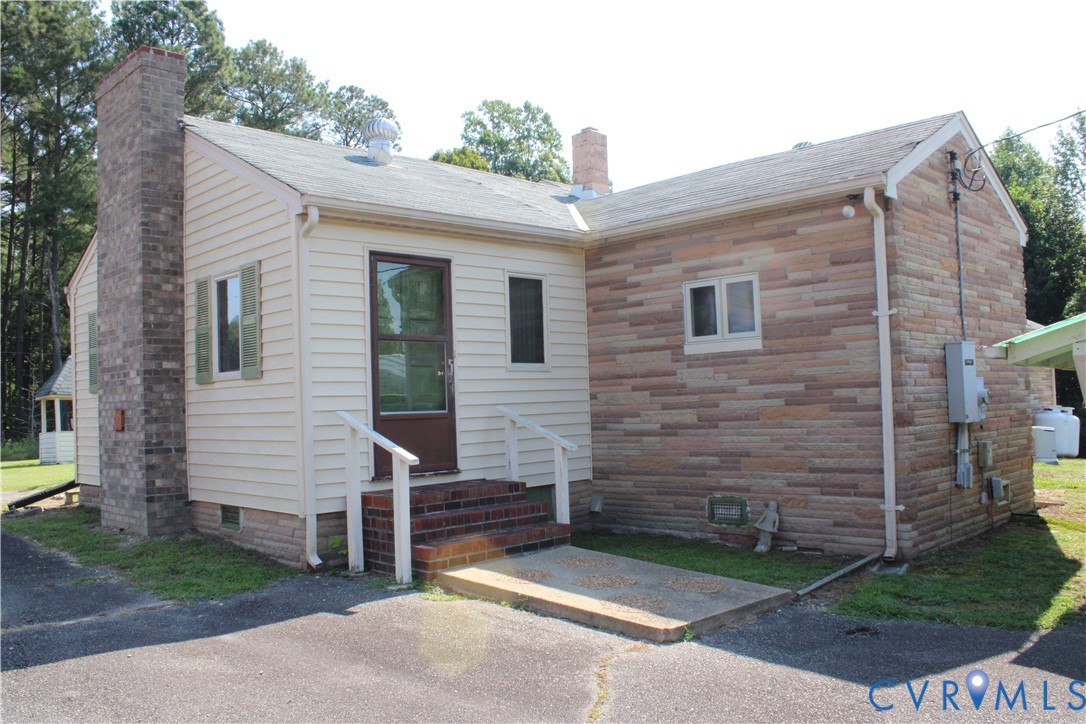 6221 Sturgeon Point Road Providence Forge, VA 23140 - Photo 17 of 26 Right Rear Exterior