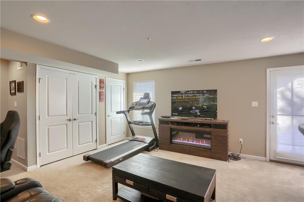 892 Beacon Pittsburgh, PA 15237 - Photo 22 of 24