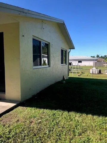 a view of an outdoor space