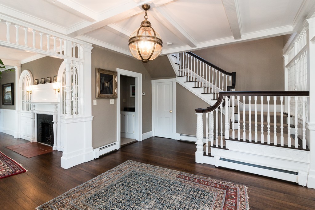 18 Winthrop Road Wayland, MA 01778 - Photo 3 of 30