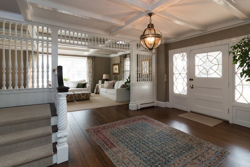 18 Winthrop Road Wayland, MA 01778 - Photo 4 of 30