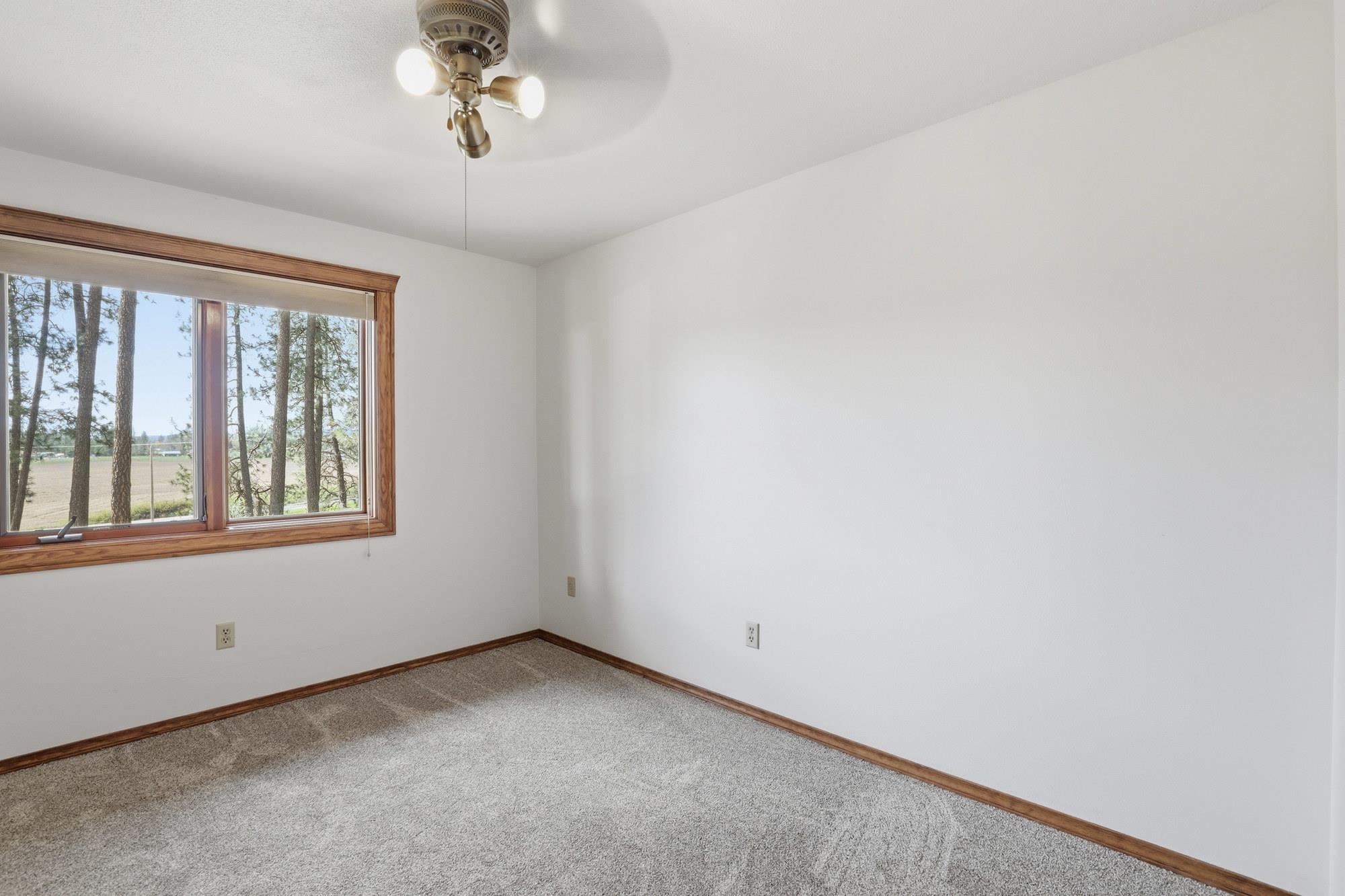 12504 North Fairview Road Mead, WA 99021 - Photo 15 of 49