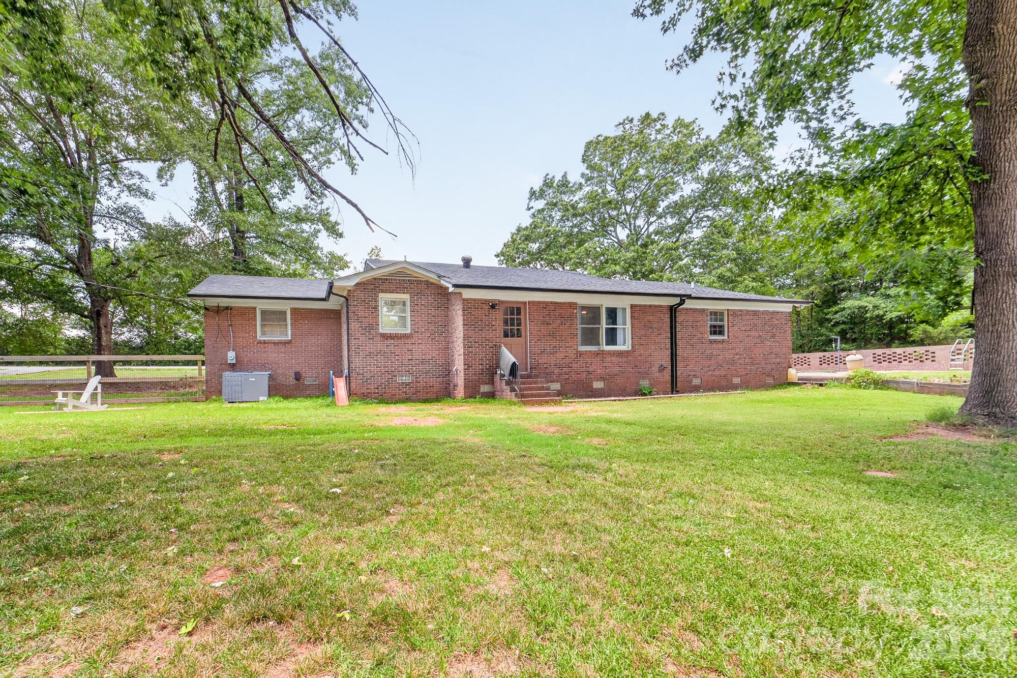 2446 Woods Road York, SC 29745 - Photo 13 of 37