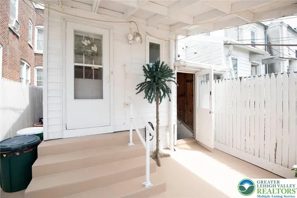 $2,500 | 924 North 4th Street, Allentown, PA 18102