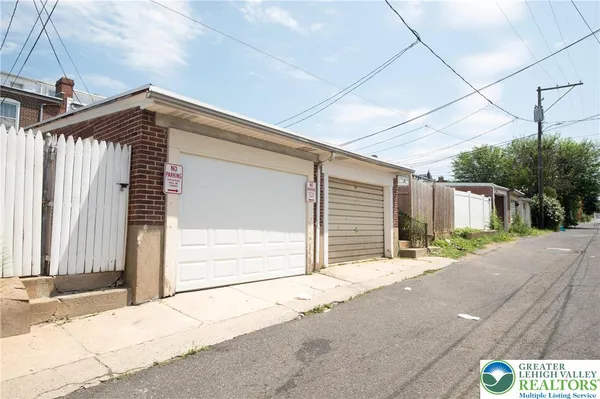 $2,500 | 924 North 4th Street, Allentown, PA 18102