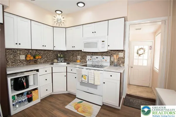 $2,500 | 924 North 4th Street, Allentown, PA 18102