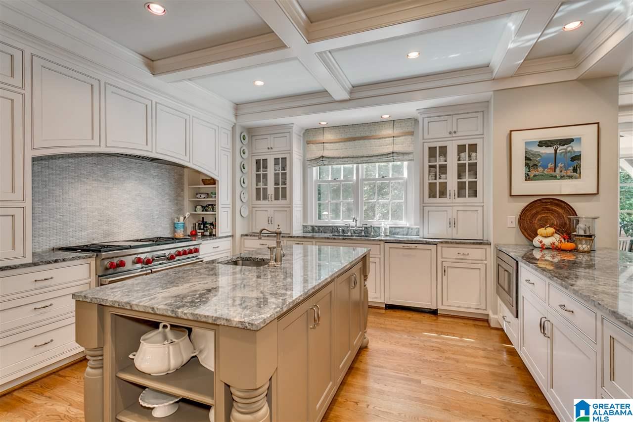 31 Woodhill Road Birmingham, AL 35213 - Photo 14 of 48
