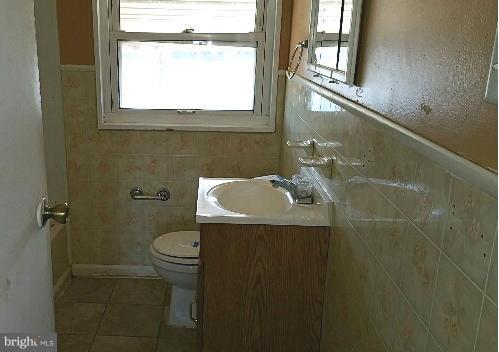 7820 Charlesmont Road Baltimore, MD 21222 - Photo 7 of 10 Interior (General)