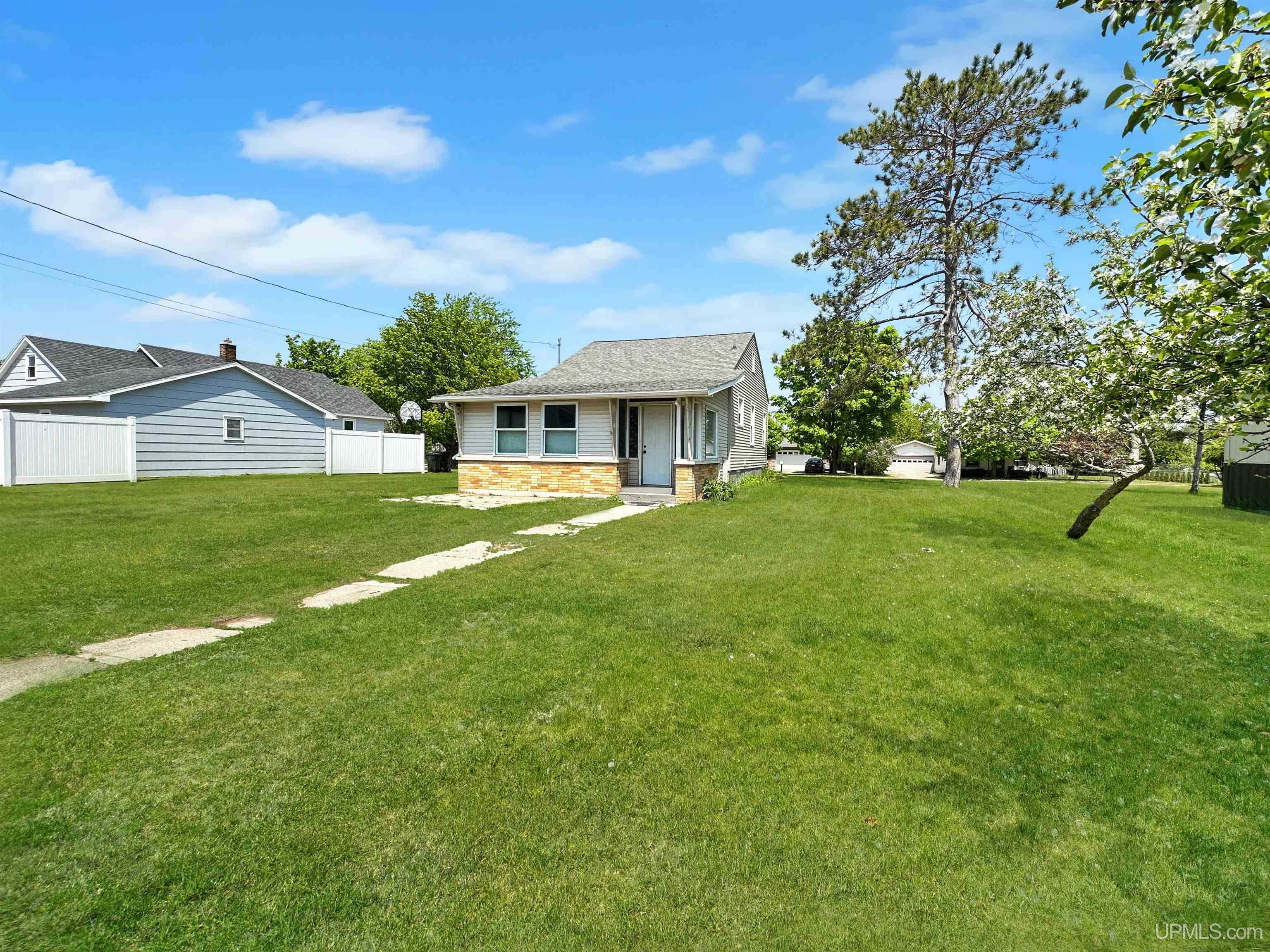 1715 South 22nd Street Escanaba, MI 49829 - Photo 16 of 17