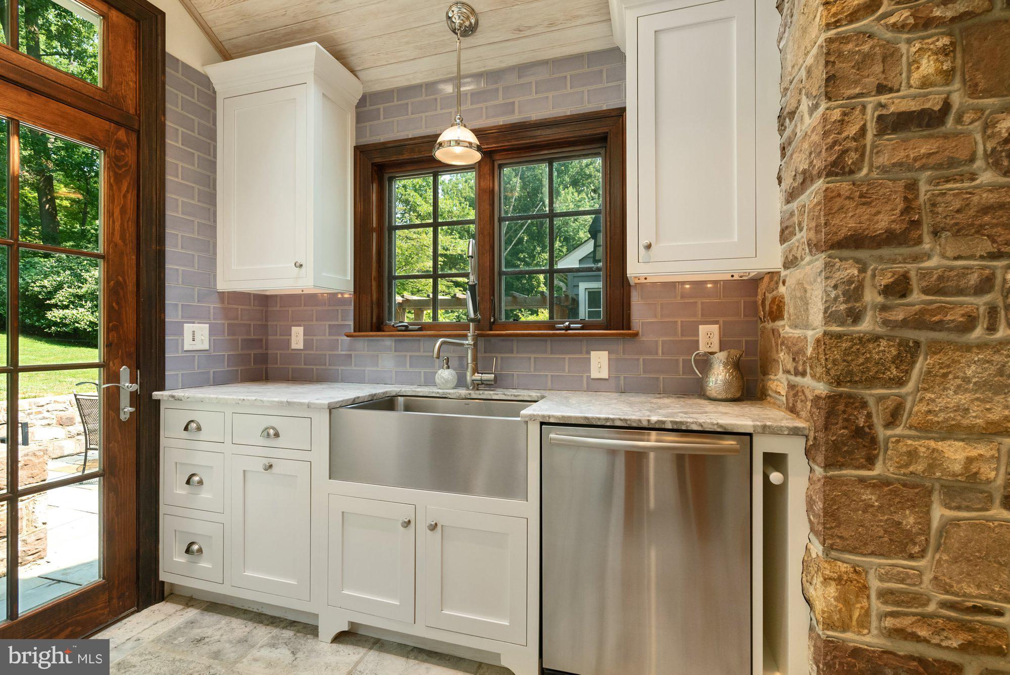 5750 Lower Mountain Road New Hope, PA 18938 - Photo 13 of 59 Stainless Farmhouse sink, Bosch dishwasher