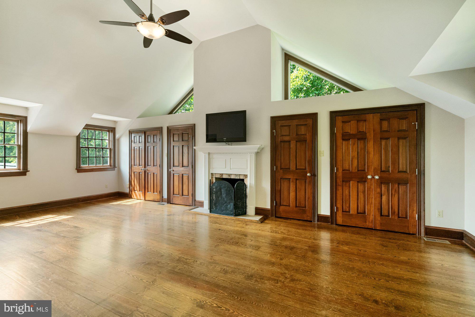 5750 Lower Mountain Road New Hope, PA 18938 - Photo 27 of 59 Main bedroom suite - your own private oasis