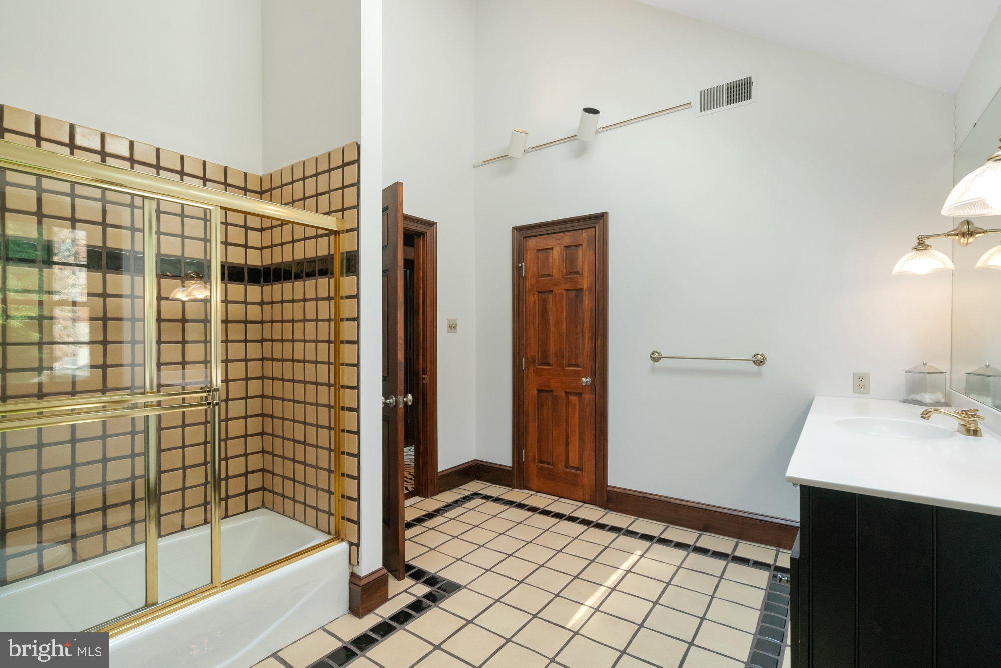 5750 Lower Mountain Road New Hope, PA 18938 - Photo 35 of 59 Hall Bathroom cool retro vibe
