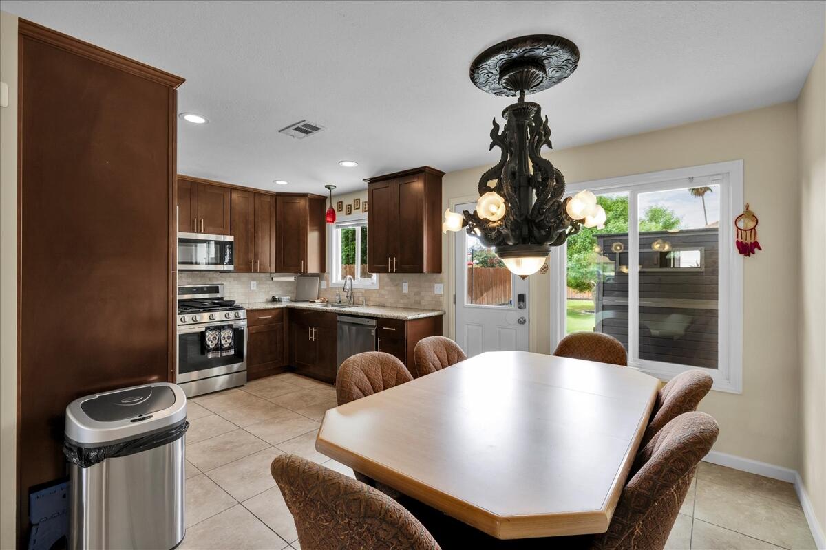 68705 Tortuga Road Cathedral City, CA 92234 - Photo 8 of 39 08-08