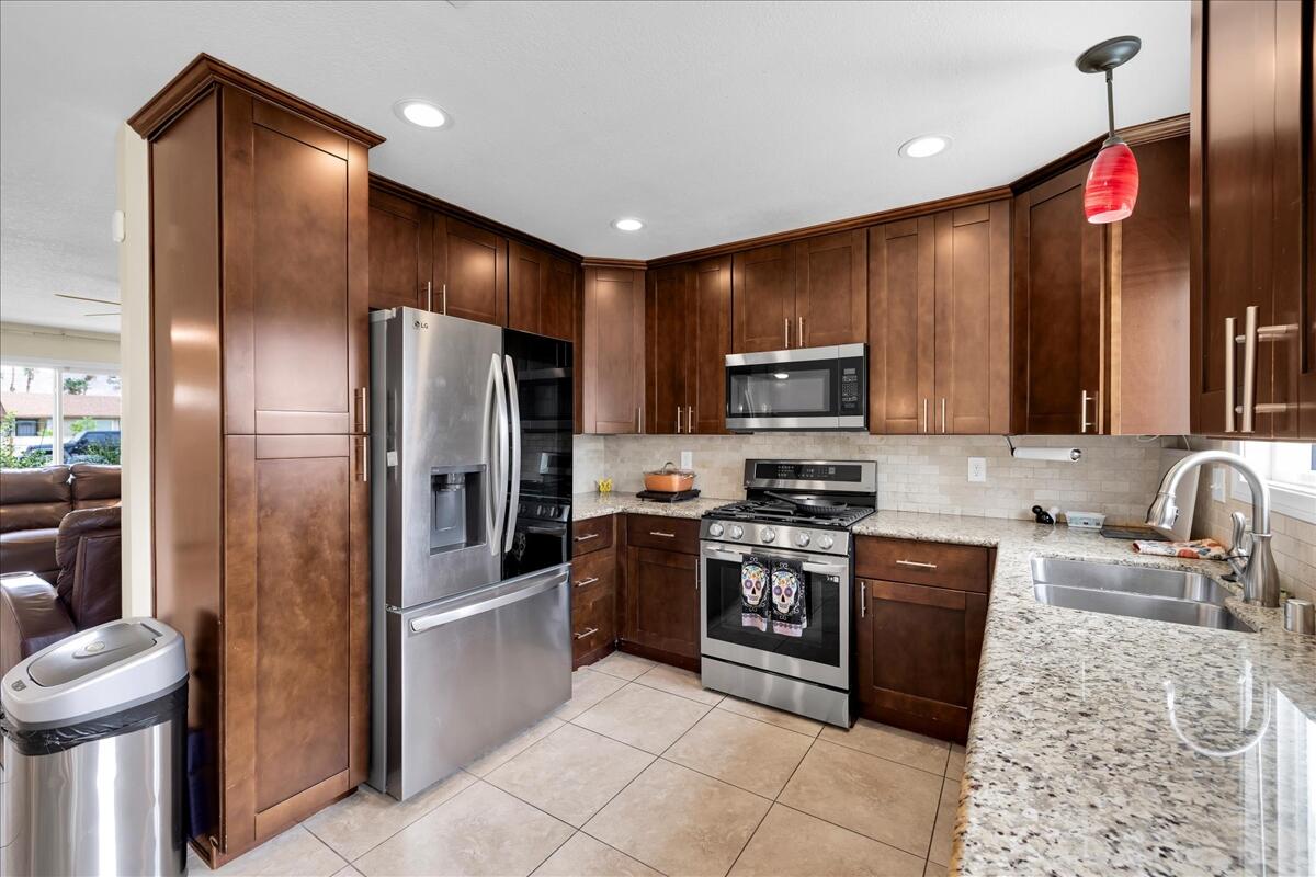 68705 Tortuga Road Cathedral City, CA 92234 - Photo 10 of 39 10-10