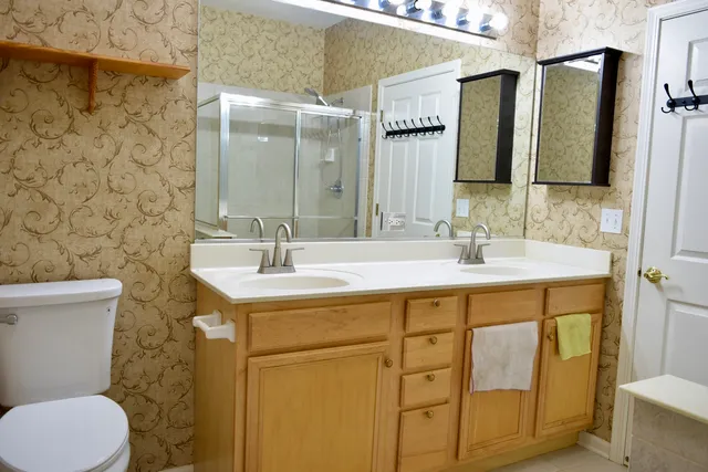 $289,900 | 1126 North Oakwood Drive, Unit 1126, Fox Lake, IL 60020