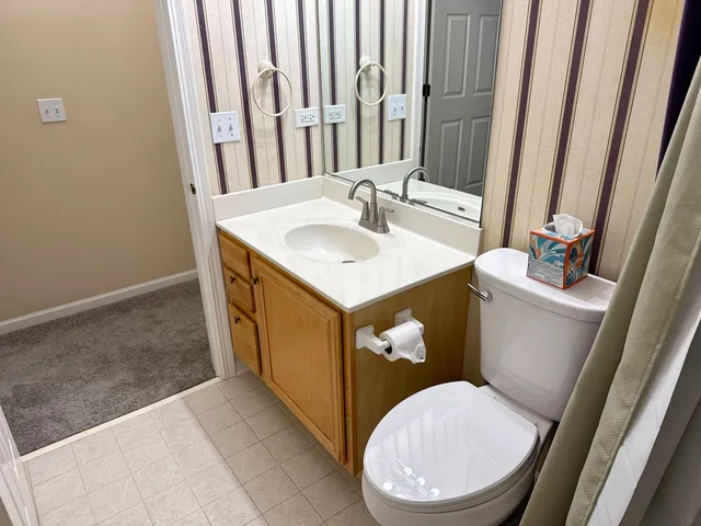 $289,900 | 1126 North Oakwood Drive, Unit 1126, Fox Lake, IL 60020