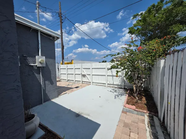 $1,600 | 312 North H Street, Unit B, Lake Worth Beach, FL 33460