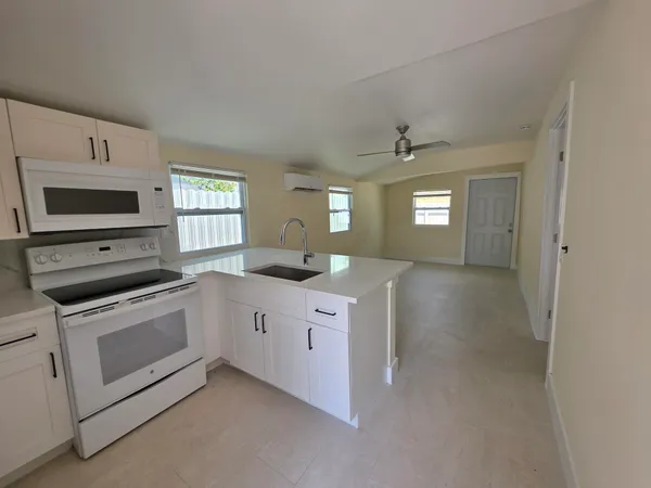 $1,600 | 312 North H Street, Unit B, Lake Worth Beach, FL 33460