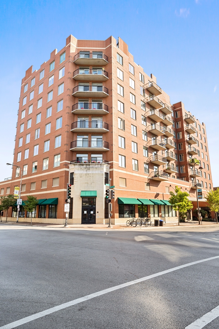515 Main Street, Unit 708 Evanston, IL 60202 - Photo 1 of 16