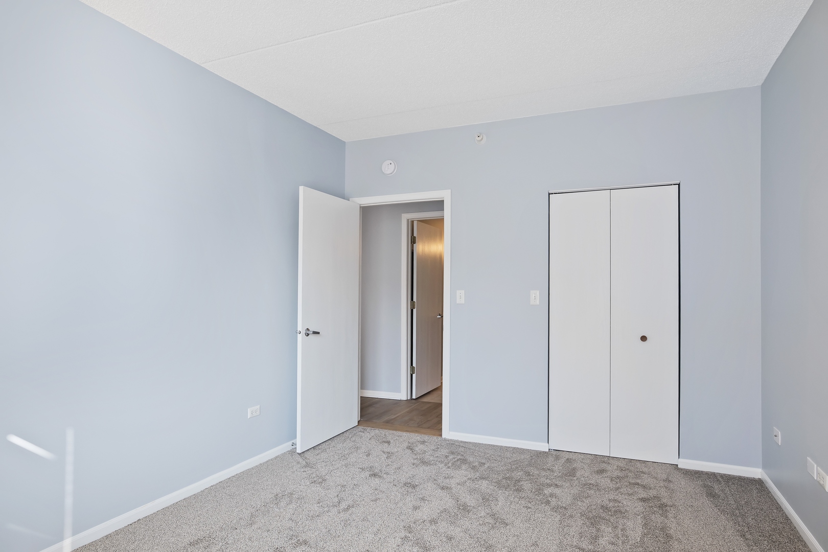 515 Main Street, Unit 708 Evanston, IL 60202 - Photo 11 of 16