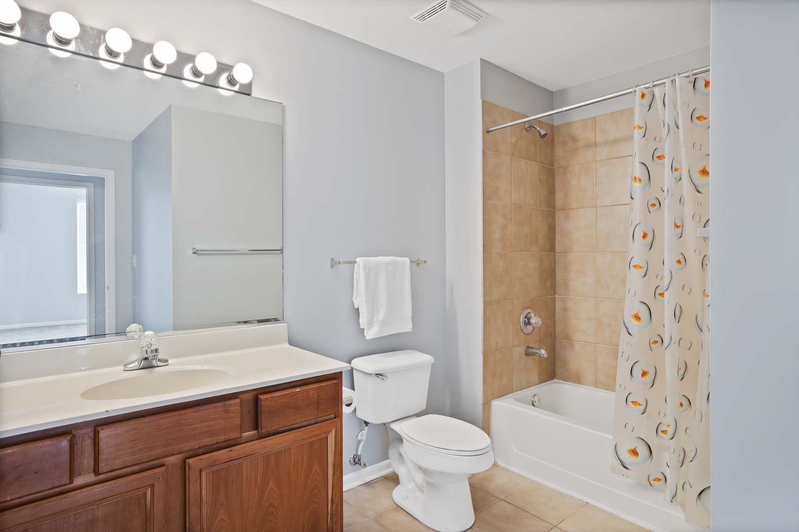515 Main Street, Unit 708 Evanston, IL 60202 - Photo 13 of 16