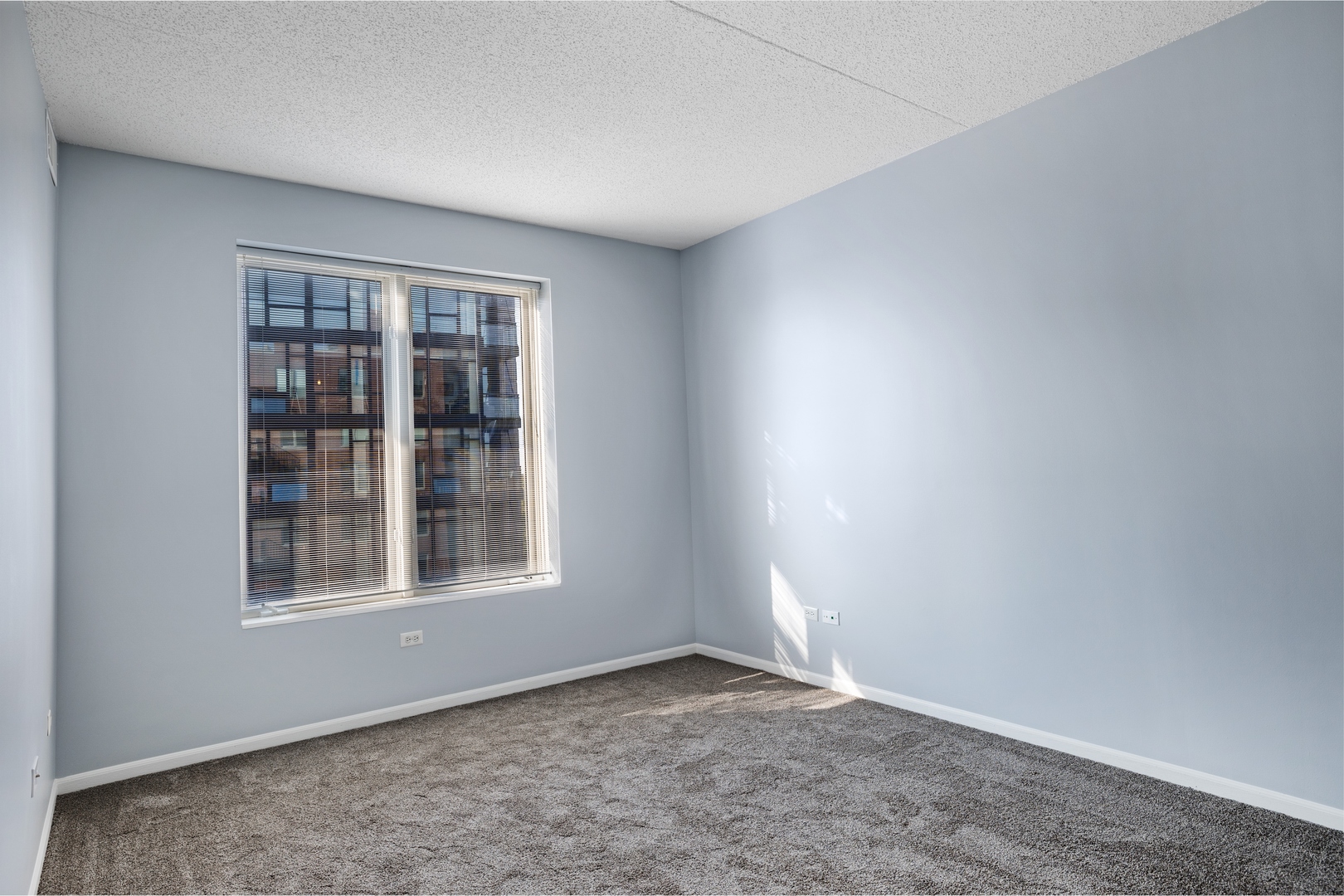 515 Main Street, Unit 708 Evanston, IL 60202 - Photo 8 of 16