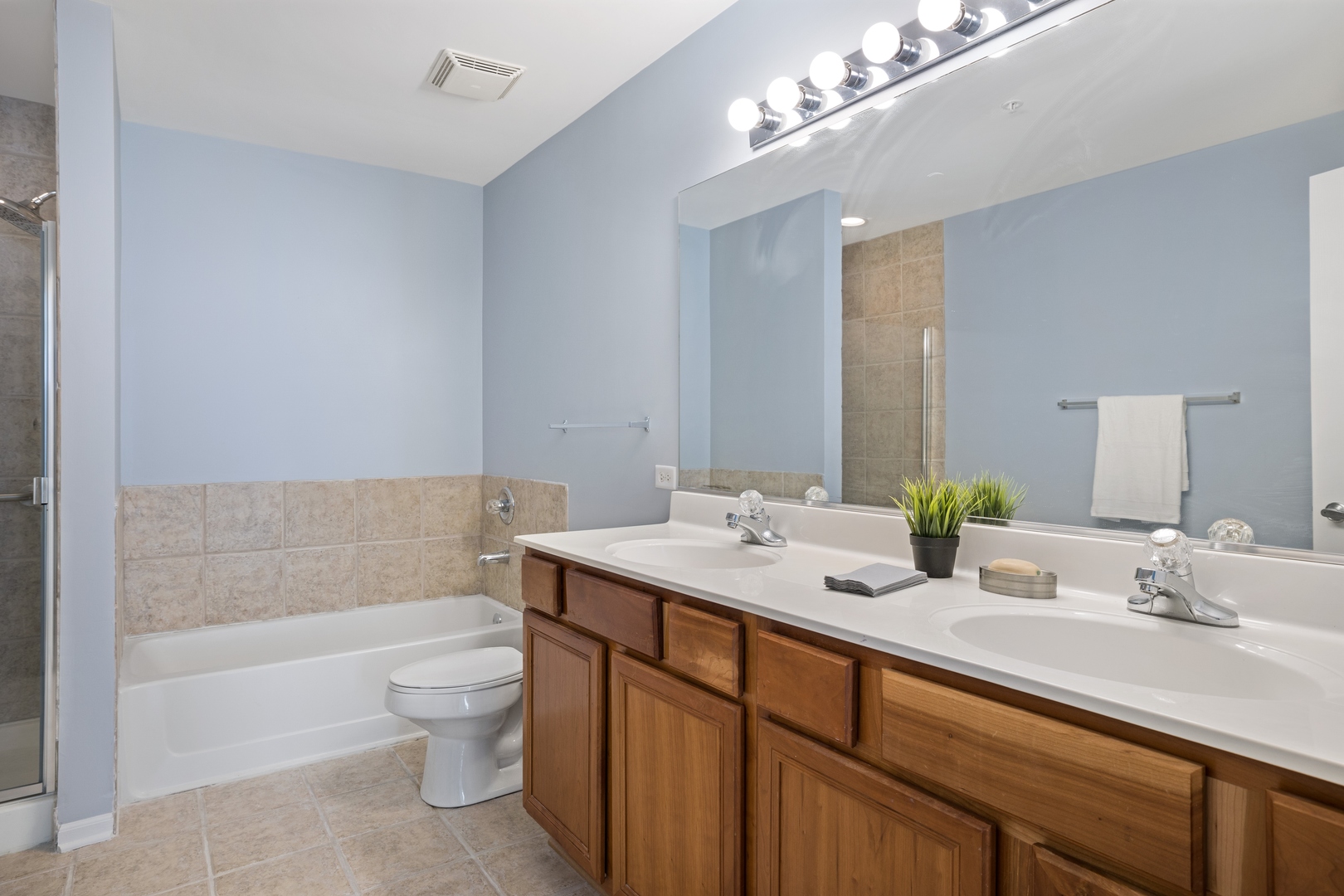 515 Main Street, Unit 708 Evanston, IL 60202 - Photo 9 of 16