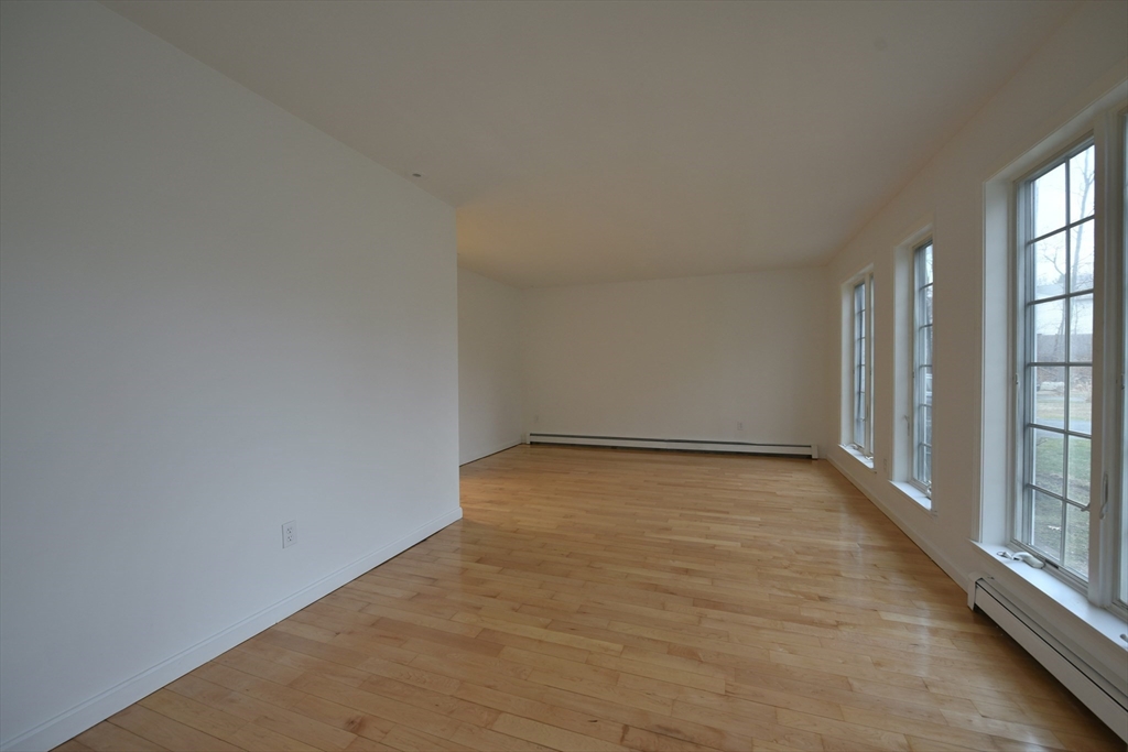 19 Stillman Circle Natick, MA 01760 - Photo 10 of 16