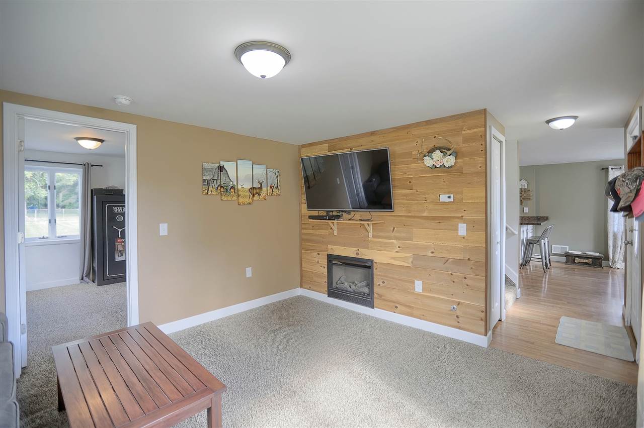 1069 Allen Road Smiths Creek, MI 48074 - Photo 4 of 16 Gallery Image 4