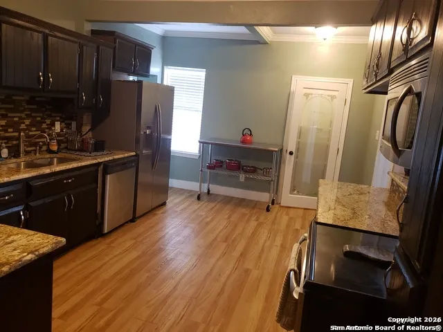 $2,350 | 1421 Austin Street, San Antonio, TX 78215