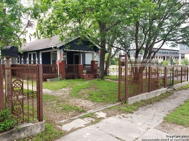 $2,350 | 1421 Austin Street, San Antonio, TX 78215