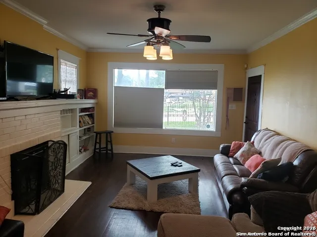 $2,350 | 1421 Austin Street, San Antonio, TX 78215