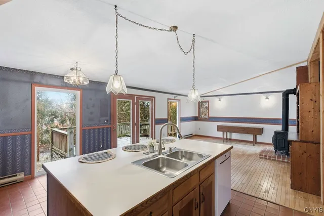 $196,500 | 204 Eureka Drive, Manlius, NY 13104