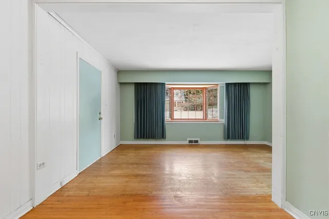 $196,500 | 204 Eureka Drive, Manlius, NY 13104