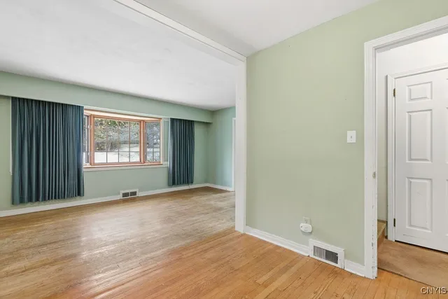 $196,500 | 204 Eureka Drive, Manlius, NY 13104