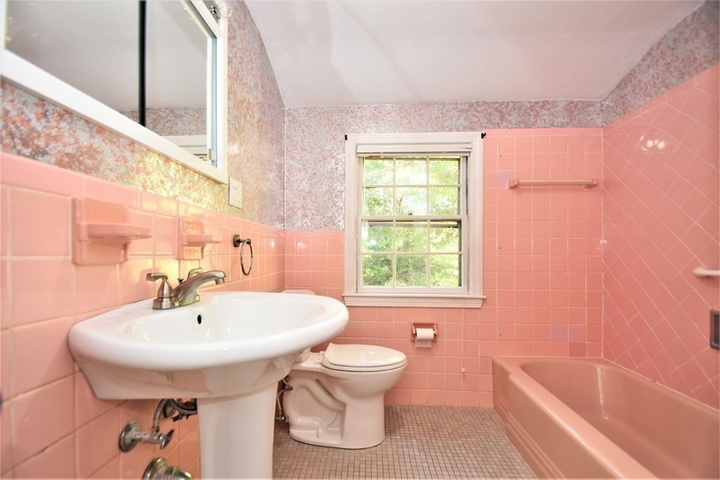 64 Devon Road Norwood, MA 02062 - Photo 22 of 27 Gallery Image 22