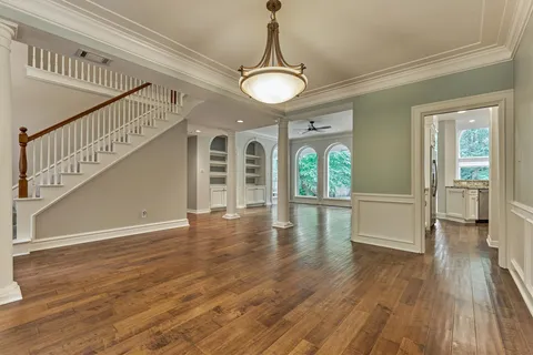 $1,100,000 | 168 West Shadowpoint Circle, The Woodlands, TX 77381