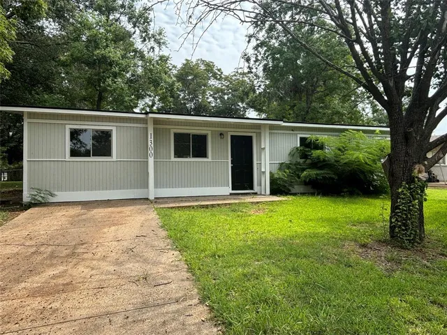 $1,150 | 1300 Meadowview Drive, Bossier City, LA 71111