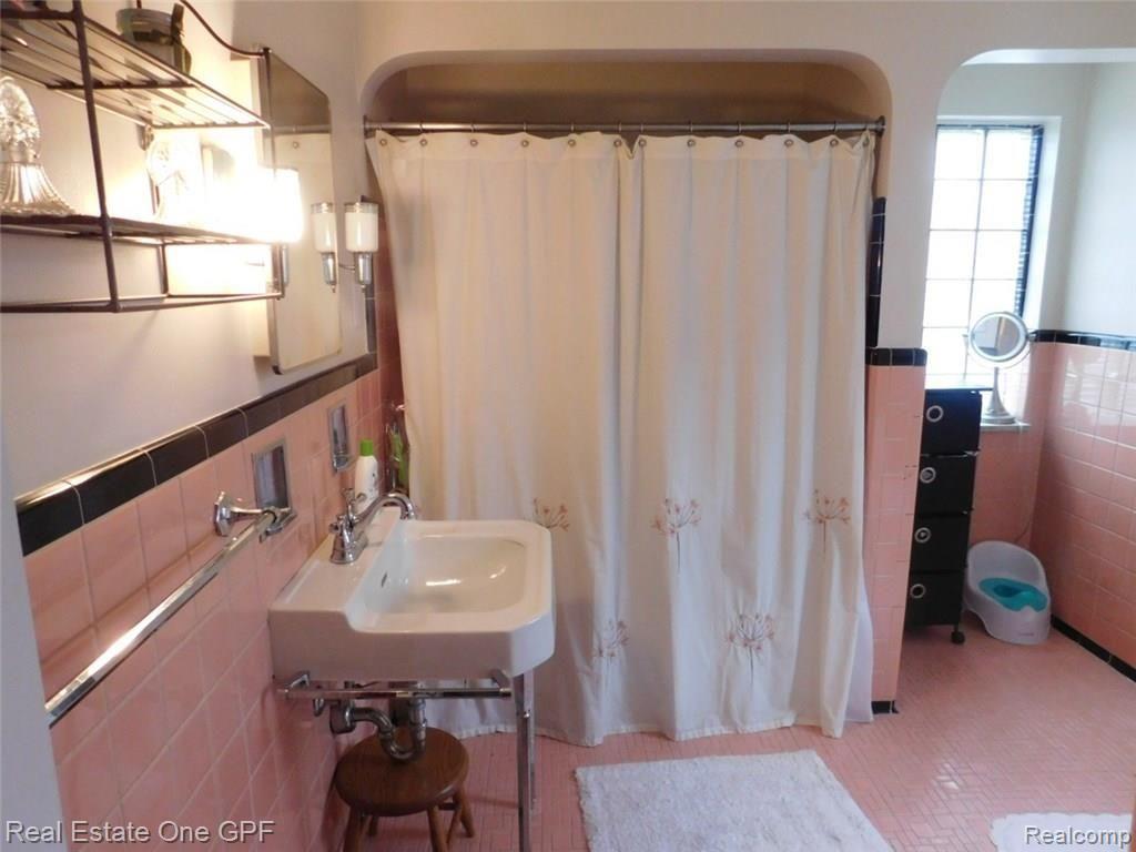 1353 Whittier Road Grosse Pointe, MI 48230 - Photo 12 of 34 11 DSCN0997.JPG