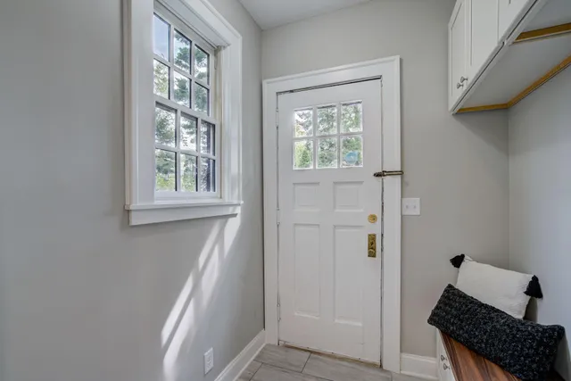 $5,995 | 2056 Summit Avenue, St. Paul, MN 55105