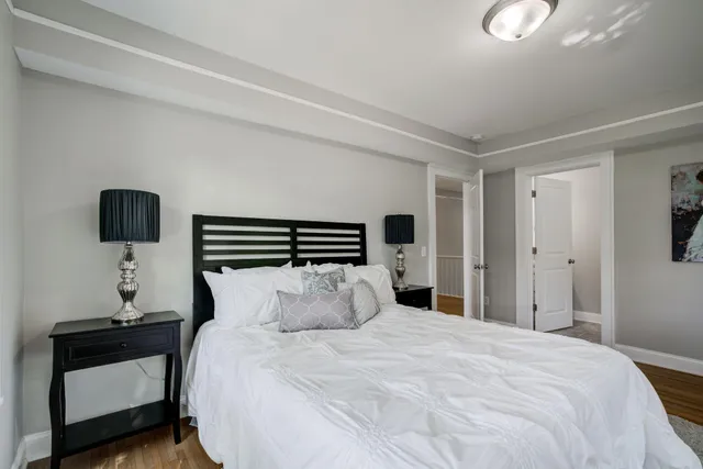 $5,995 | 2056 Summit Avenue, St. Paul, MN 55105