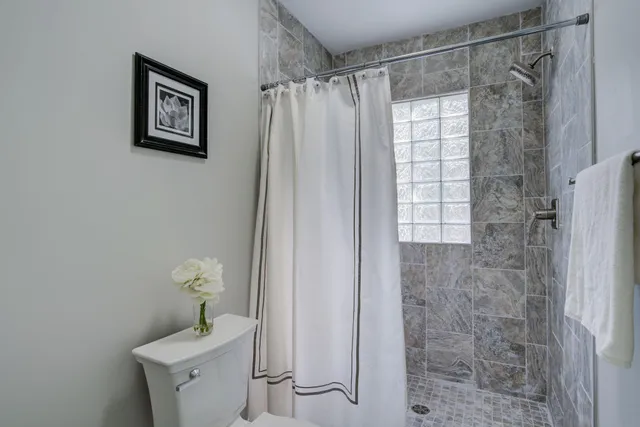 $5,995 | 2056 Summit Avenue, St. Paul, MN 55105