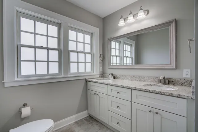 $5,995 | 2056 Summit Avenue, St. Paul, MN 55105