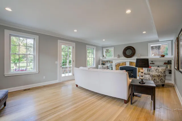 $5,995 | 2056 Summit Avenue, St. Paul, MN 55105