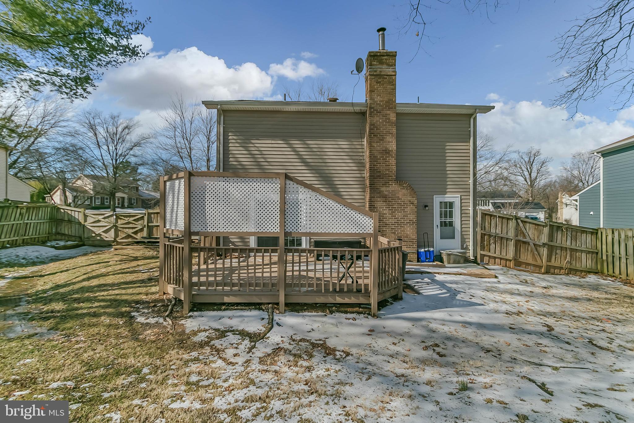 4513 Lees Corner Road Chantilly, VA 20151 - Photo 2 of 28 Back yard