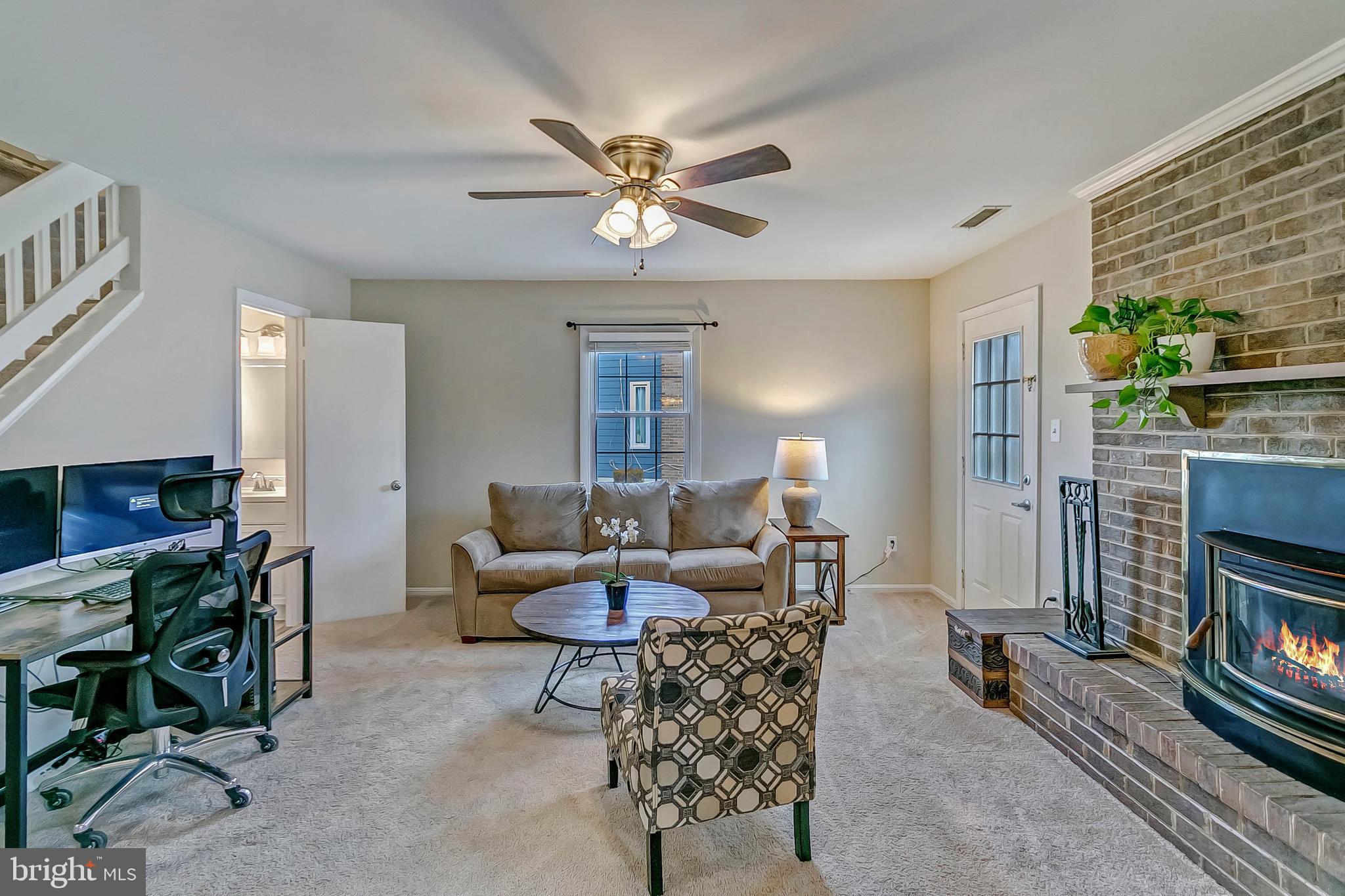 4513 Lees Corner Road Chantilly, VA 20151 - Photo 10 of 28 Family room