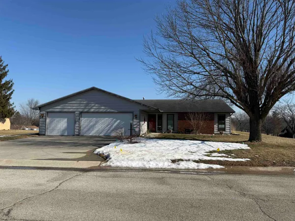 $349,900 | 621 Nancyk Crossing, Roanoke, IN 46783