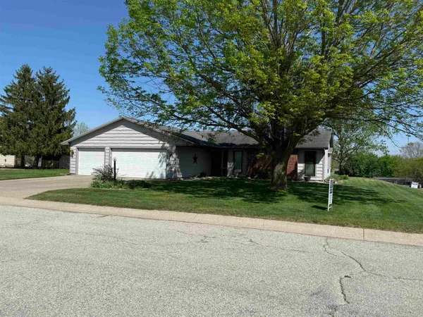 $315,000 | 621 Nancyk Crossing, Roanoke, IN 46783