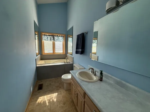 $349,900 | 621 Nancyk Crossing, Roanoke, IN 46783